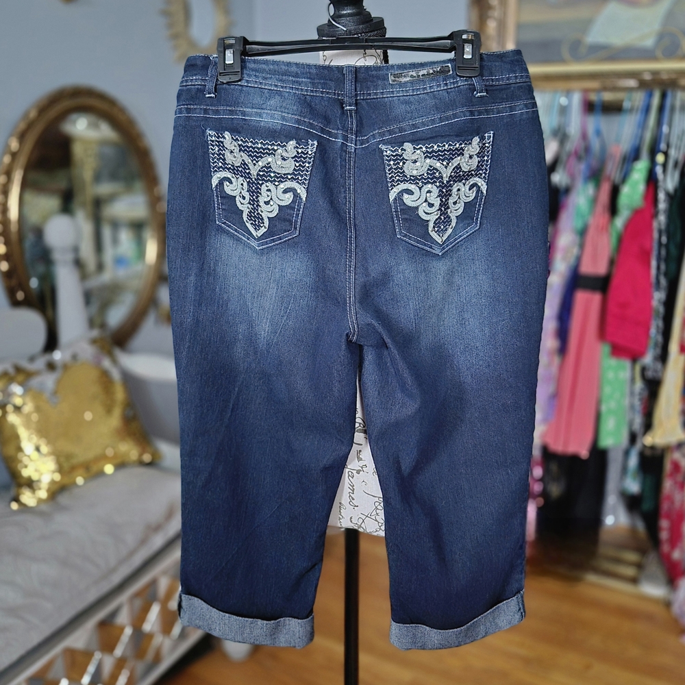 Y2K Baccini Luxury 3/4 Jeans with Embroidered Pockets Size 10